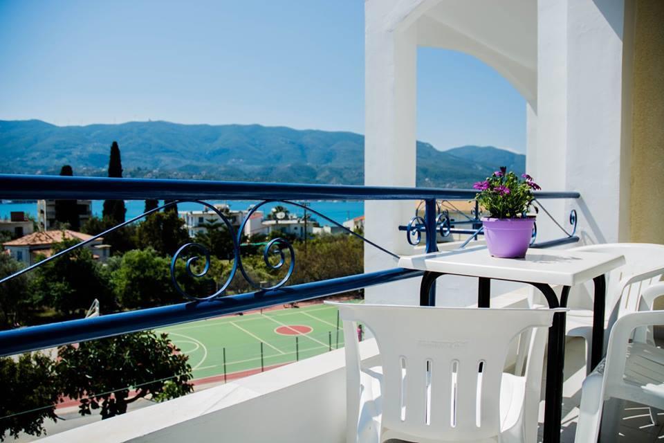Christina Perlia Studios Poros Town Exterior foto