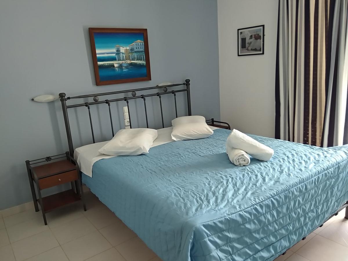 Christina Perlia Studios Poros Town Exterior foto